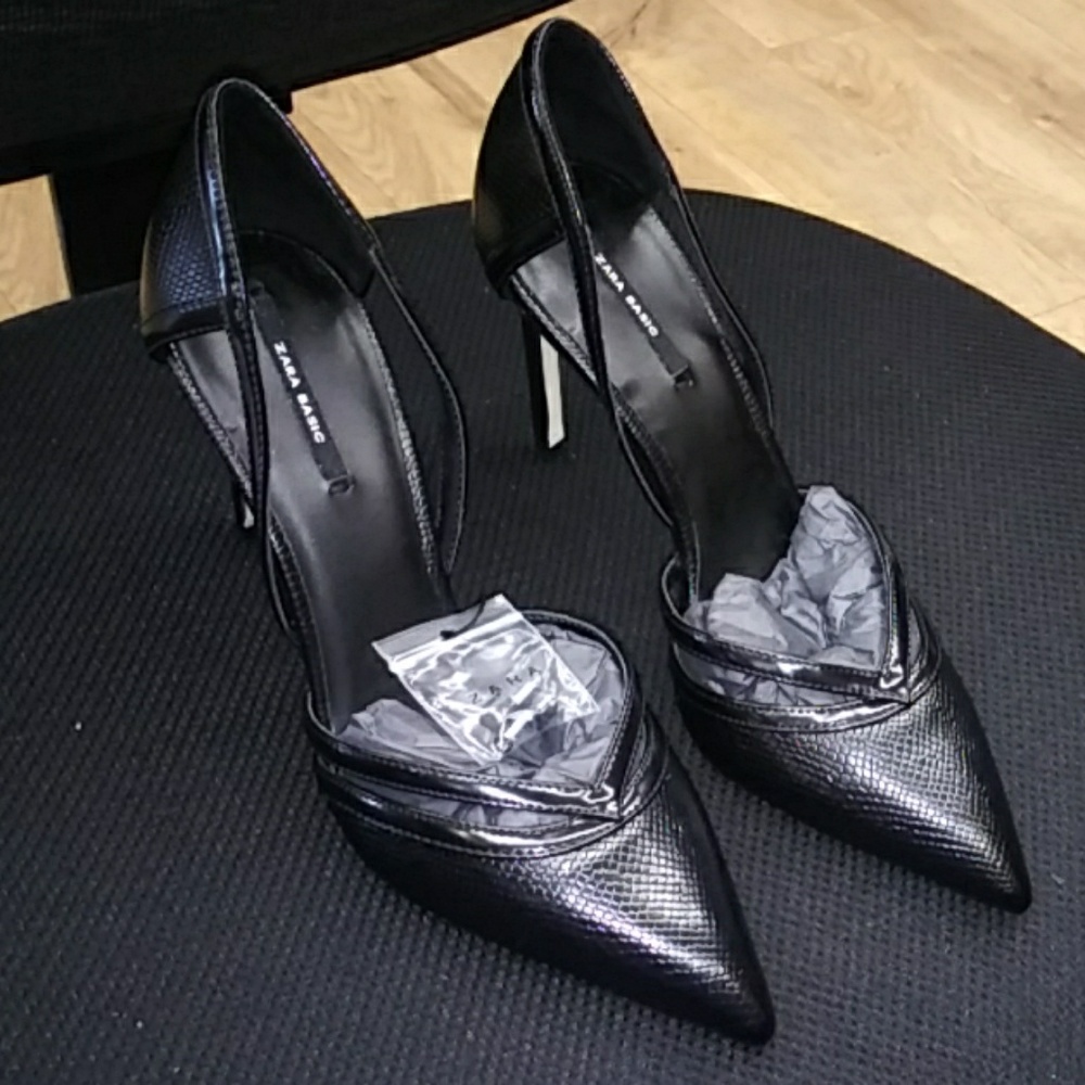 🎉SALE🎉ZARA Skinny Heel Snake Print Pumps